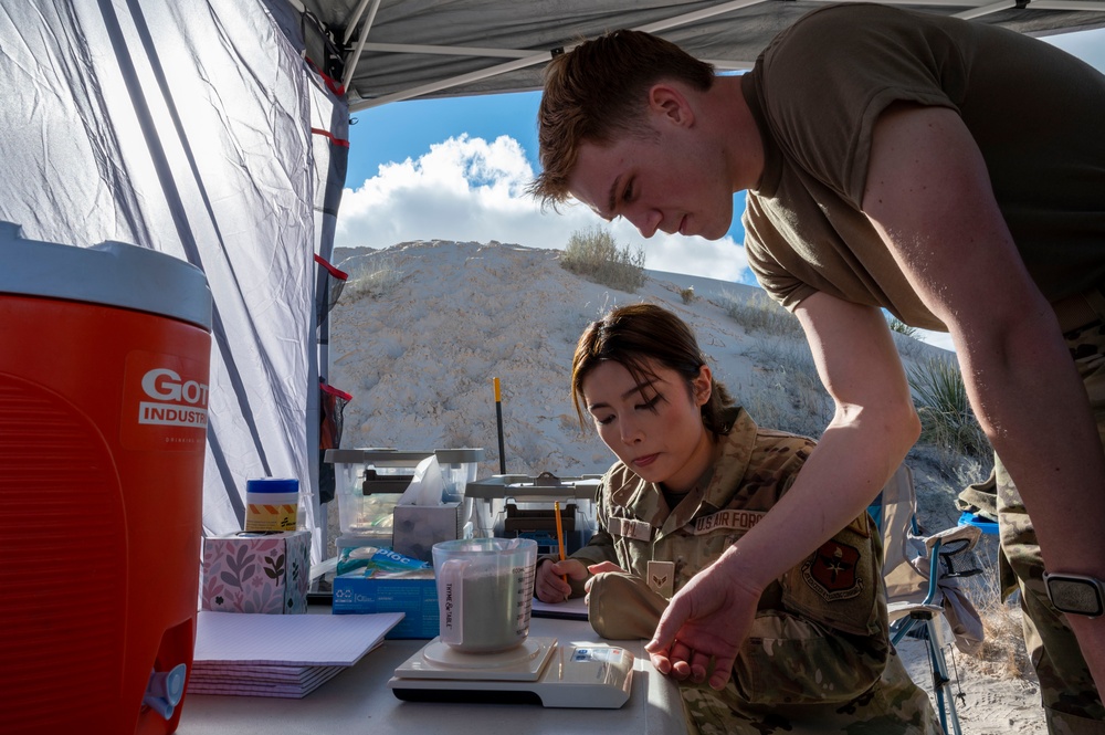 DVIDS - Images - 54th OSS weather flight conducts first-time field ...