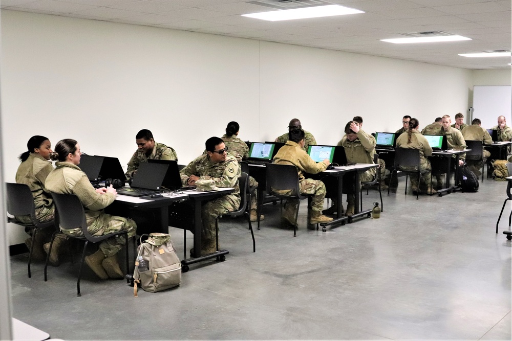 Fort McCoy NCO Academy students learn land-navigation at post’s Virtual Battle Space simulations complex