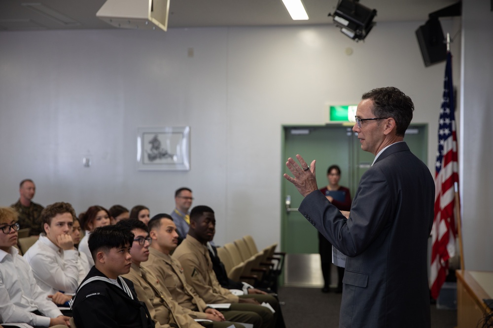 MCAS Iwakuni Marines and Sailors Become Naturalized U.S. Citizens