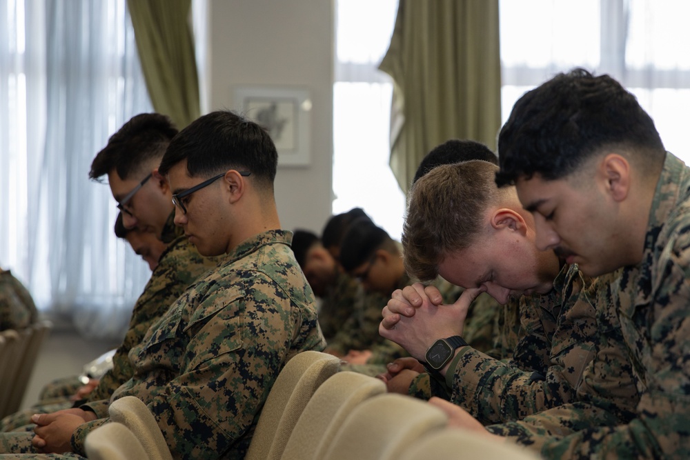 MCAS Iwakuni Marines and Sailors Become Naturalized U.S. Citizens