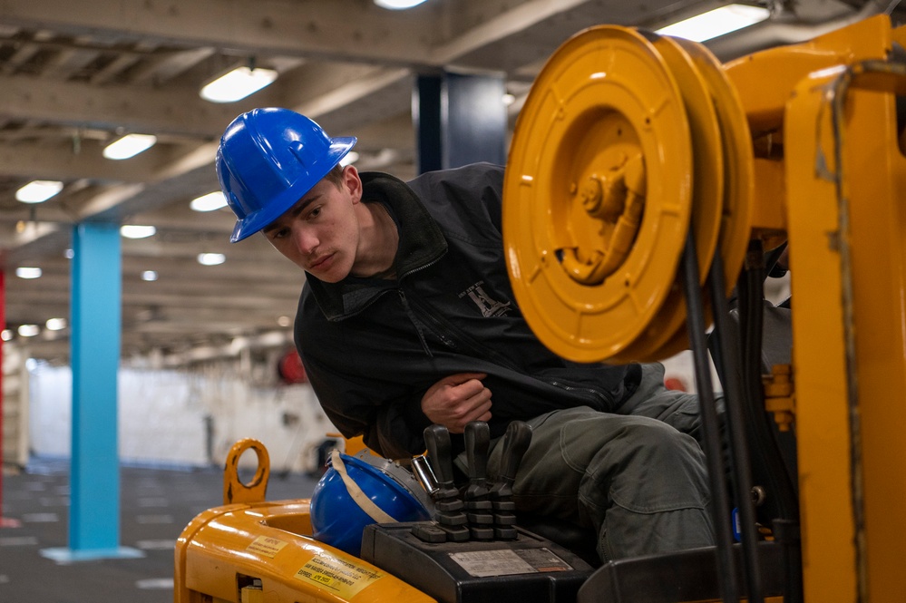 USS New York Ammunition Onload