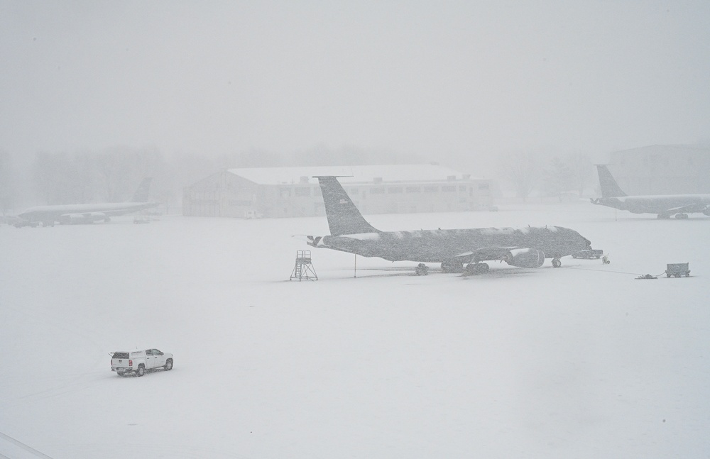 Aircraft Maintenance Team Begins Day in Blizzard at Selfridge Air National Guard Base