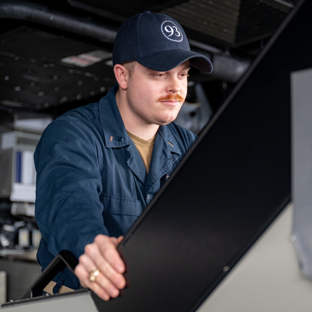 Officer of the Deck Monitors Contacts