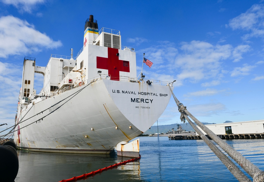 DPAA hosts Solomon Islands honorable carry ceremony aboard USNS Mercy