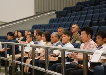 LESSONS THROUGH LAUGHTER: COMEDIAN STEVE VERRET BREATHES A LITTLE LIFE INTO SAFETY / 笑いを通した学び ー 米コメディアン、交通安全啓発に一役買う