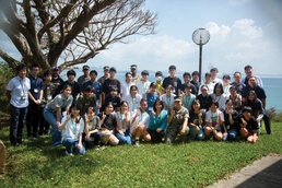 LOCAL STUDENTS BROADEN PERSPECTIVE AT COURTNEY SUMMER ENGLISH CLASS /コートニー夏期英語クラスで見聞広める地元学生