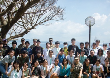 LOCAL STUDENTS BROADEN PERSPECTIVE AT COURTNEY SUMMER ENGLISH CLASS /コートニー夏期英語クラスで見聞広める地元学生