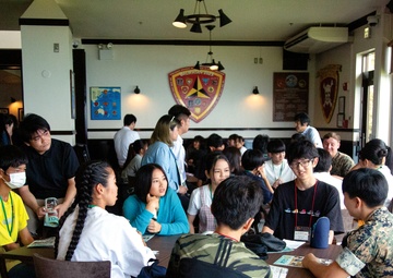 LOCAL STUDENTS BROADEN PERSPECTIVE AT COURTNEY SUMMER ENGLISH CLASS /コートニー夏期英語クラスで見聞広める地元学生