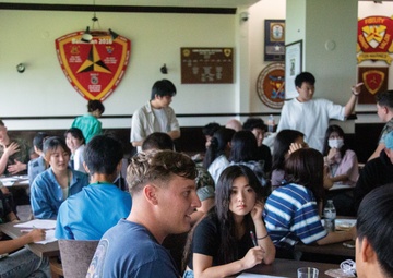 LOCAL STUDENTS BROADEN PERSPECTIVE AT COURTNEY SUMMER ENGLISH CLASS /コートニー夏期英語クラスで見聞広める地元学生