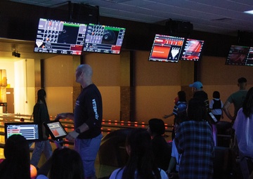 LOCAL STUDENTS BROADEN PERSPECTIVE AT COURTNEY SUMMER ENGLISH CLASS /コートニー夏期英語クラスで見聞広める地元学生