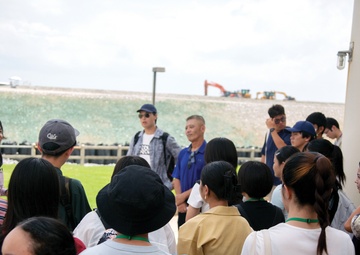 LOCAL STUDENTS BROADEN PERSPECTIVE AT COURTNEY SUMMER ENGLISH CLASS /コートニー夏期英語クラスで見聞広める地元学生