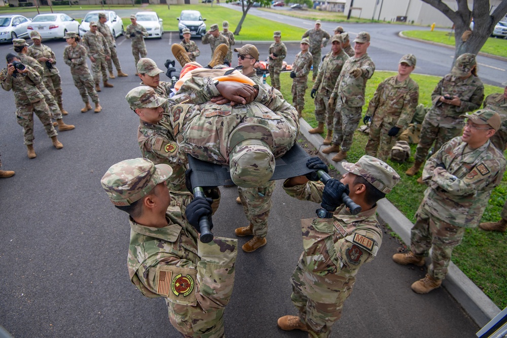 624TH ASTS Moves Patients during Litter Training