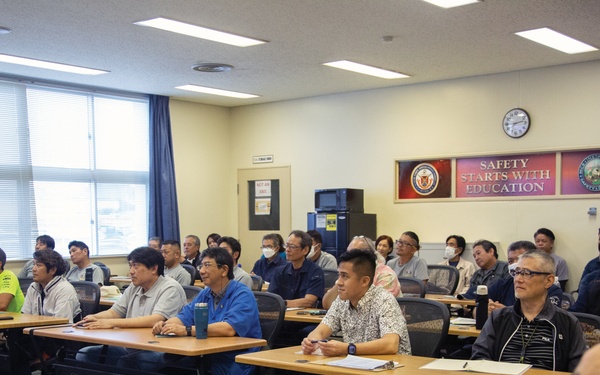 SAFETY COMMITTEE ENHANCES USMC JAPANESE WORKERS' RISK MANAGEMENT AWARENESS / 在沖米海兵隊、安全委員会で日本人基地従業員の危機管理意識高める