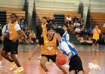 JAPAN-US BASKETBALL PLAYERS LEARN DIFFERENCES, STRIVE FOR THE BEST IN FRIENDLY GAMES / 日米バスケットボール選手、親善試合で違いを学び切磋琢磨
