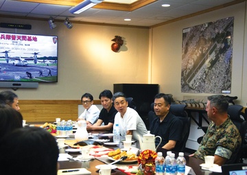 JP BROADCASTING GROUP EXPERIENCE 'SEEING IS BELIEVING' AT MCAS FUTENMA / 日本の報道関係者、普天間基地で「百聞は一見にしかず」を体験