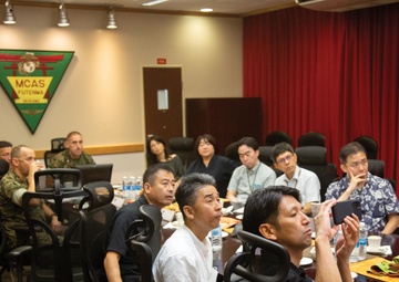 JP BROADCASTING GROUP EXPERIENCE 'SEEING IS BELIEVING' AT MCAS FUTENMA / 日本の報道関係者、普天間基地で「百聞は一見にしかず」を体験