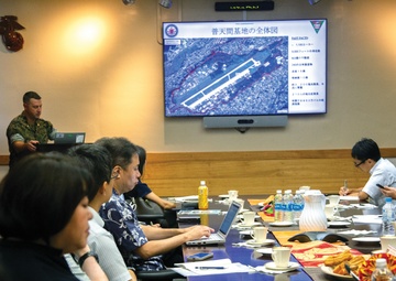 JP BROADCASTING GROUP EXPERIENCE 'SEEING IS BELIEVING' AT MCAS FUTENMA / 日本の報道関係者、普天間基地で「百聞は一見にしかず」を体験