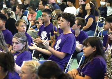 The music continues, the circle of friendship spins on / 音楽と共に動きだす 友情の歯車