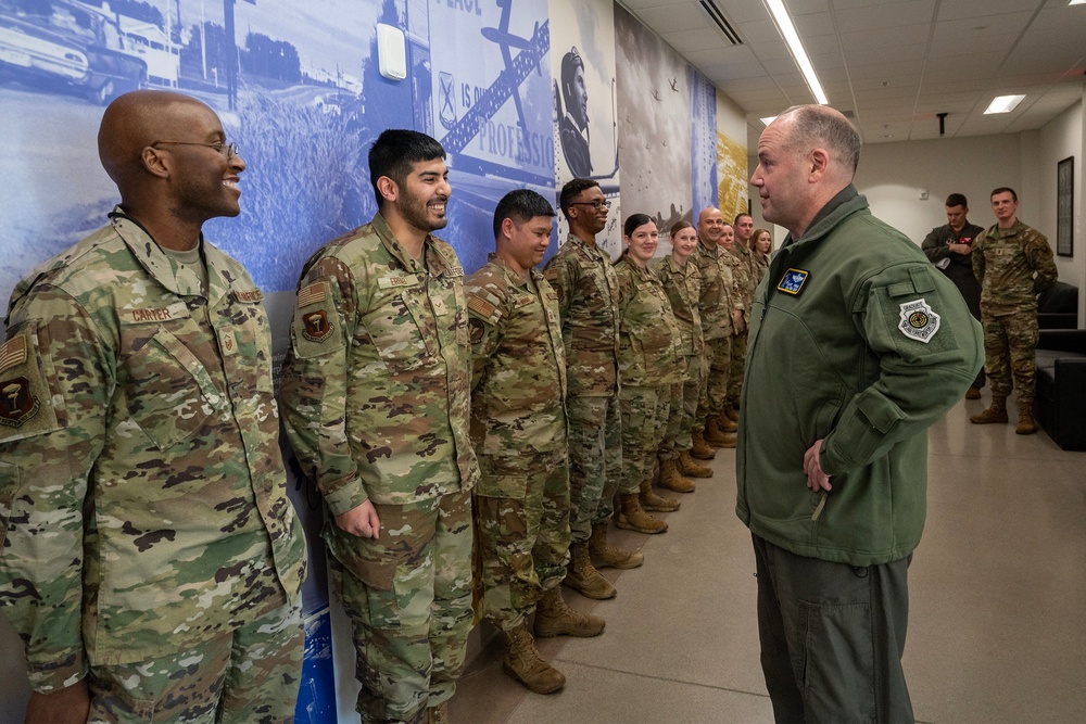 Maj. Gen. Pirak visits Missouri ANG