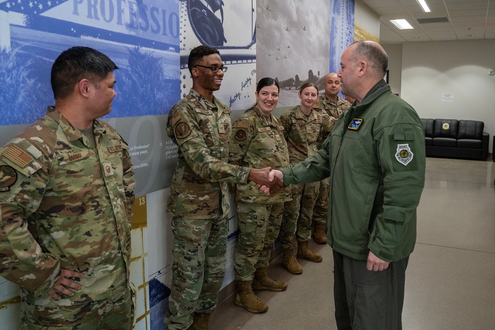 Maj. Gen. Pirak visits Missouri ANG