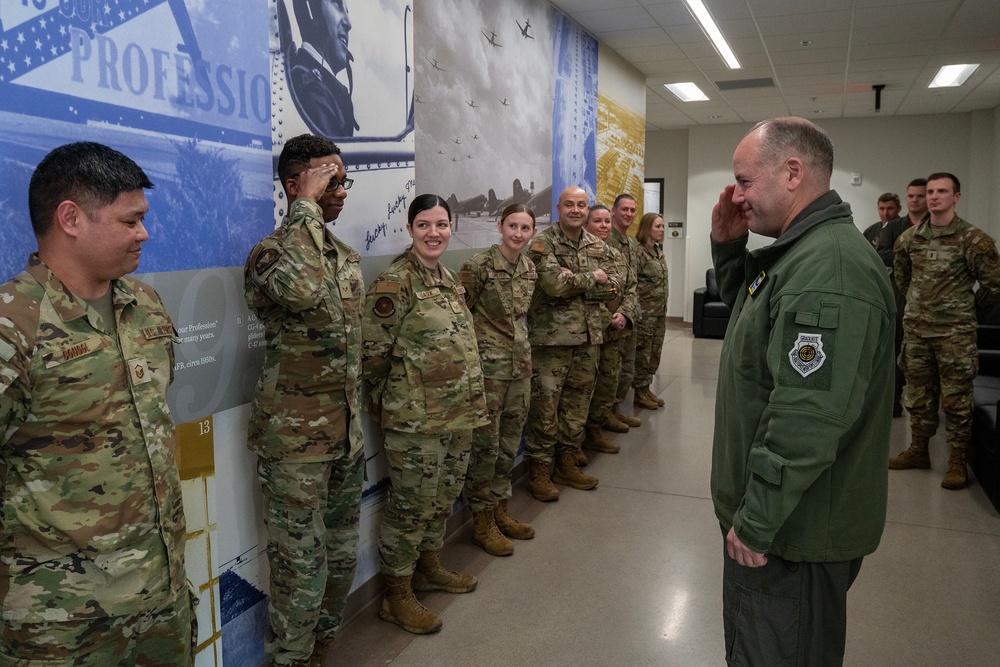 Maj. Gen. Pirak visits Missouri ANG