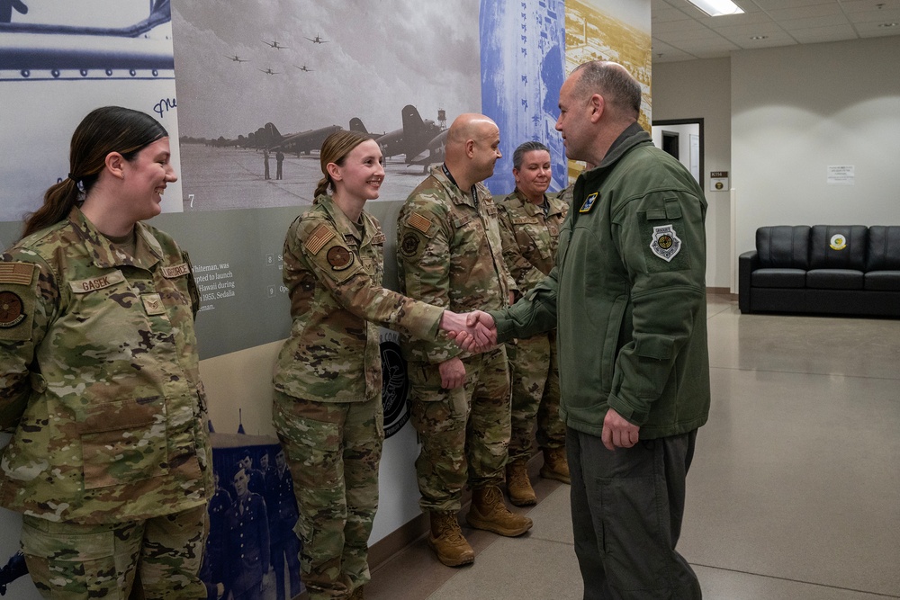 Maj. Gen. Pirak visits Missouri ANG