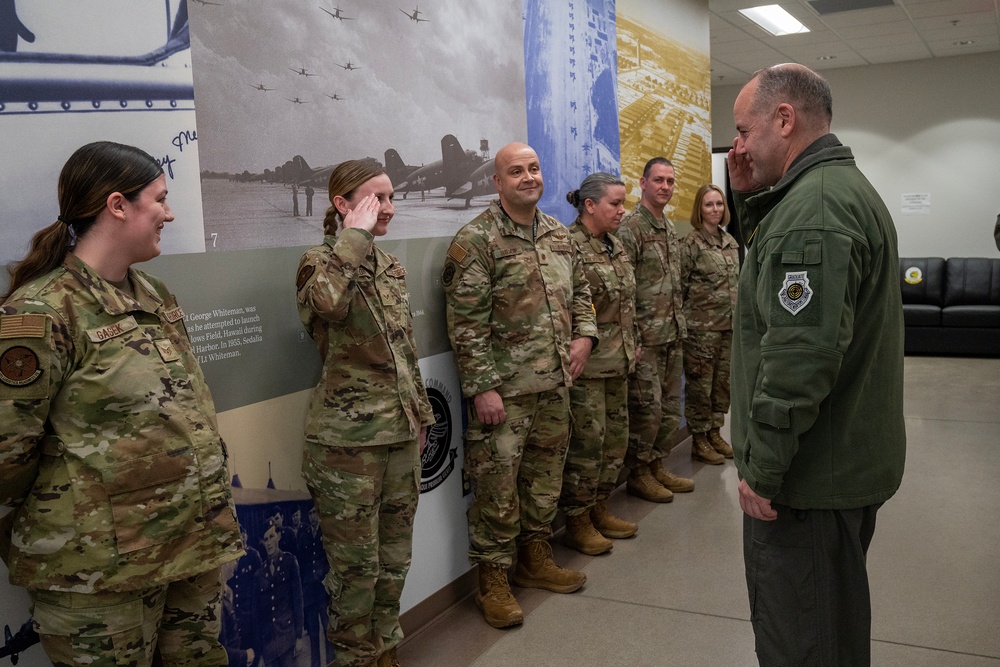 Maj. Gen. Pirak visits Missouri ANG