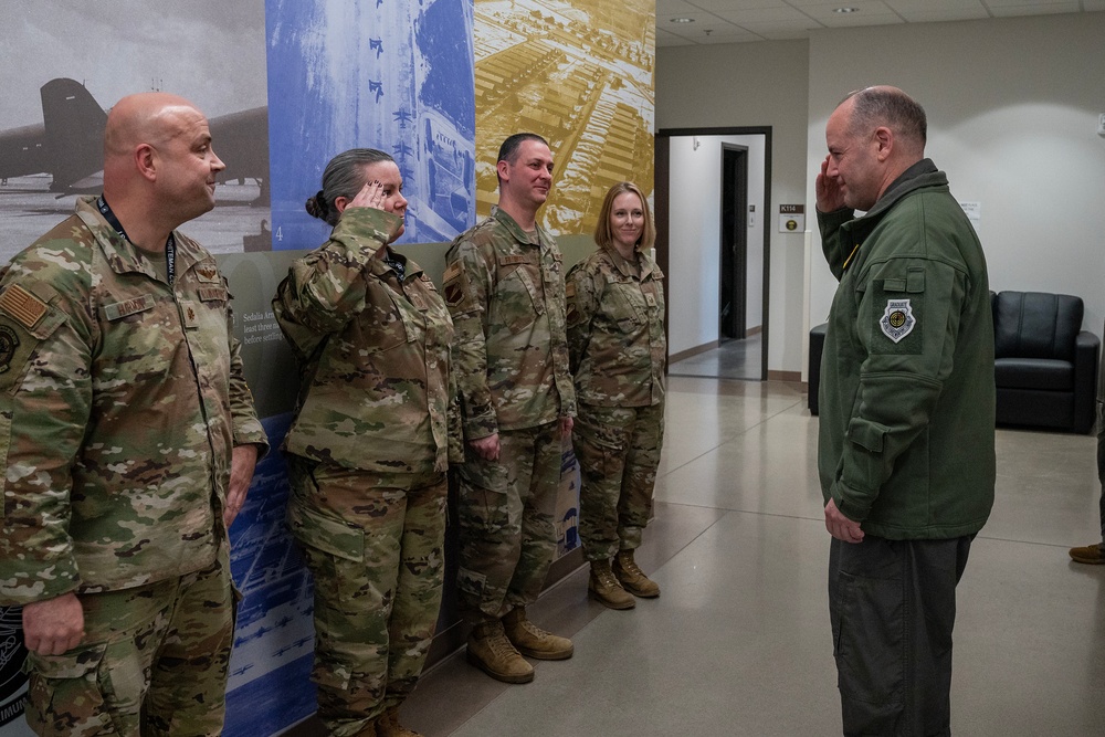 Maj. Gen. Pirak visits Missouri ANG