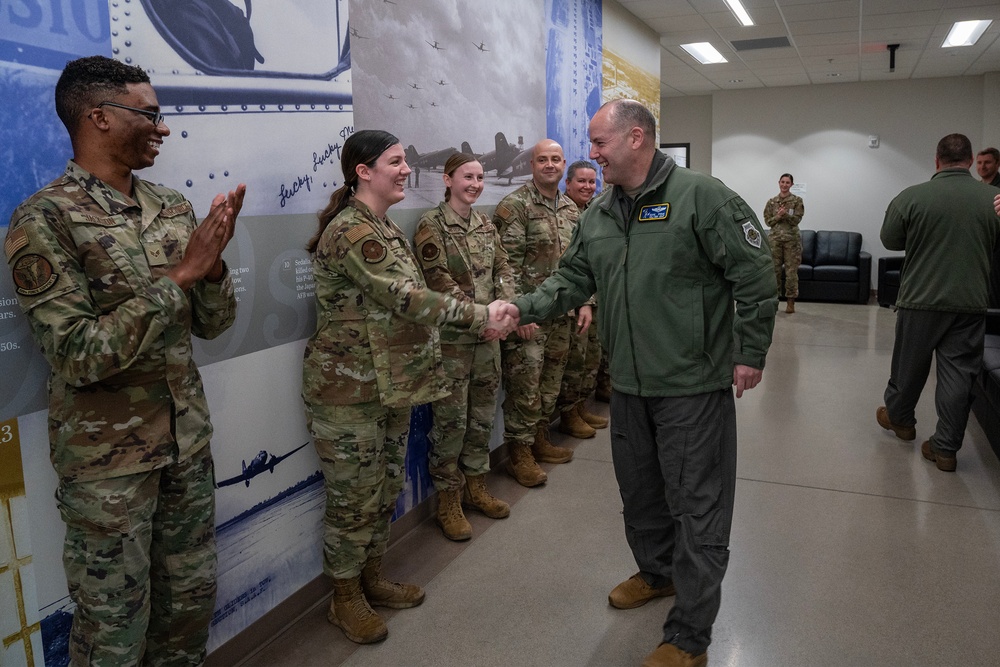 Maj. Gen. Pirak visits Missouri ANG