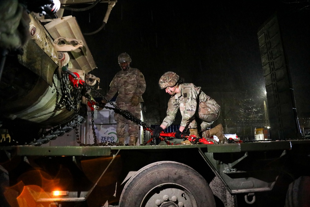 Logisticians move M88 armor vehicles in Poland