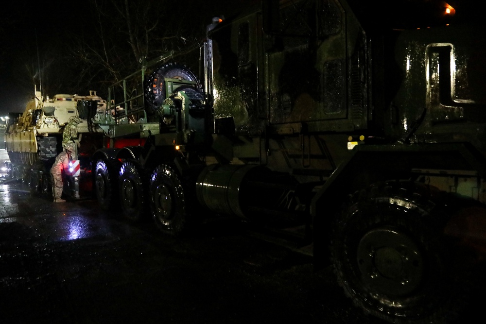 Logisticians move M88 armor vehicles in Poland
