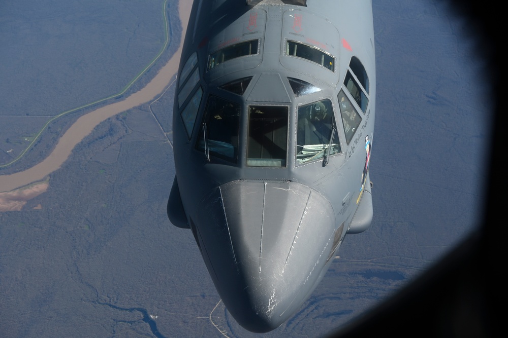 Aerial Refueling the B-52