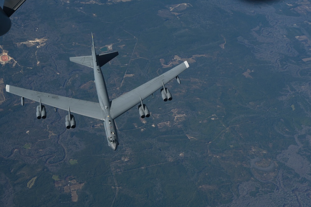 Aerial Refueling the B-52