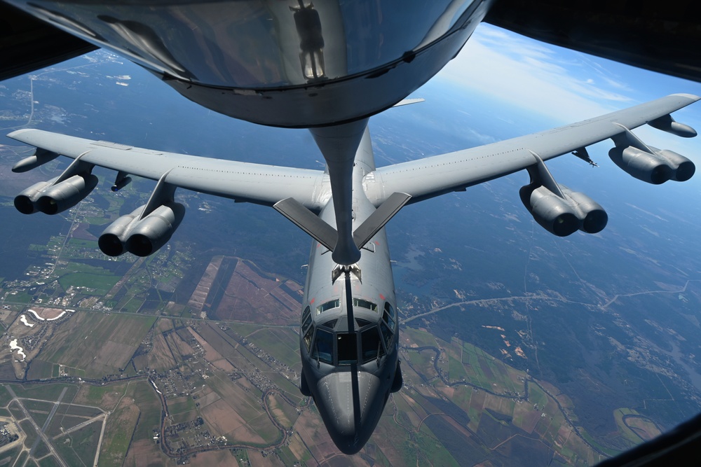 Aerial Refueling the B-52