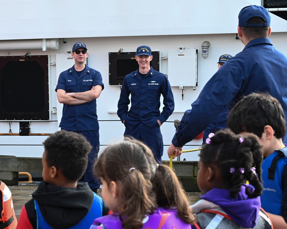 U.S. Coast Guard hosts Learn D.C. students