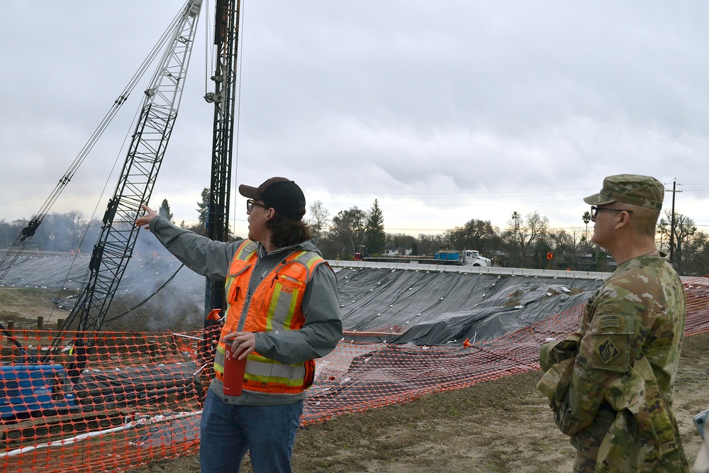 Senior executive field visit to Natomas Basin Reach A