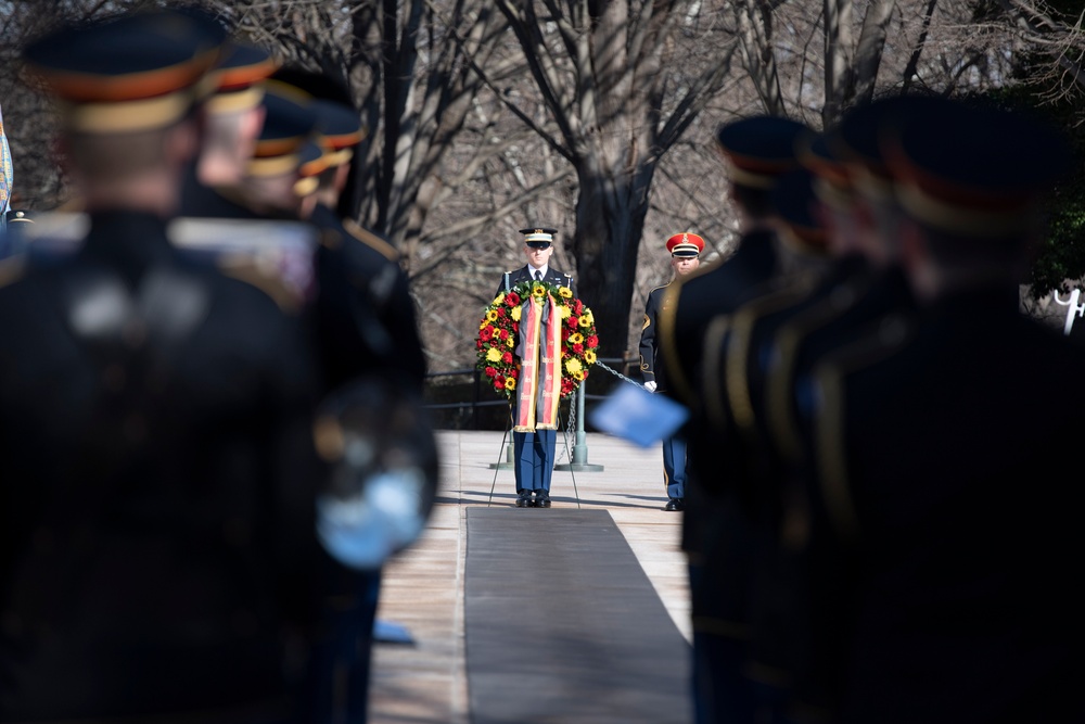 Chief of Staff of the Germany Army Lt. Gen. Alfons Mais Participates in an Army Full Honors Wreath-Laying Ceremony at the Tomb of the Unknown Soldier