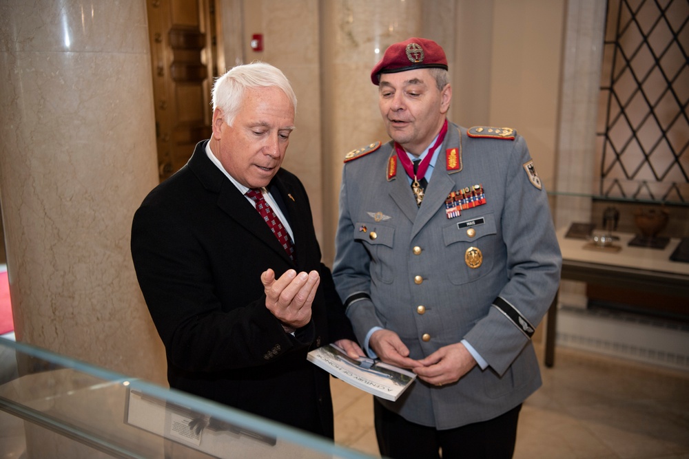 Chief of Staff of the Germany Army Lt. Gen. Alfons Mais Participates in an Army Full Honors Wreath-Laying Ceremony at the Tomb of the Unknown Soldier