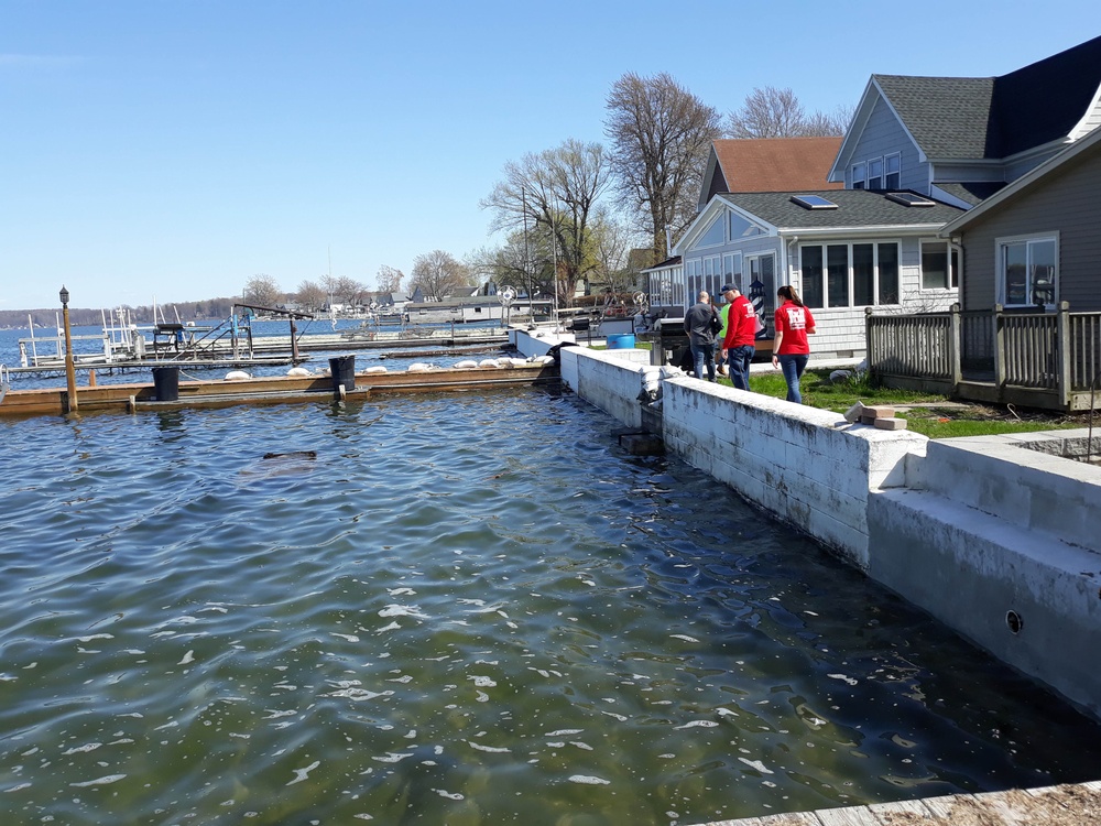 USACE Buffalo District assists Village of Sodus with sandbag placement