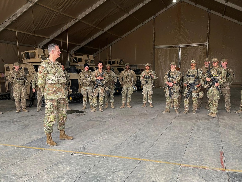 USAFCENT command team visits Airmen