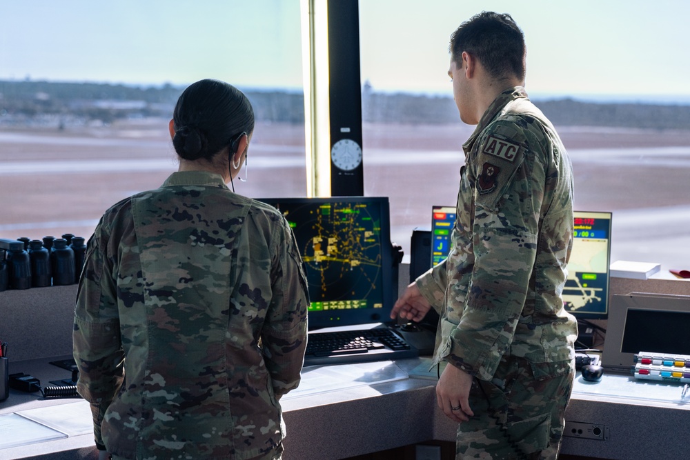ATC organizing the skies