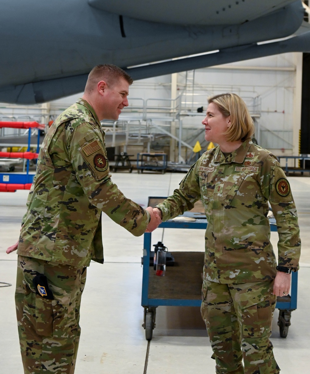 Deputy to the Chief of Air Force Reserve visits Tinker AFB Reservists