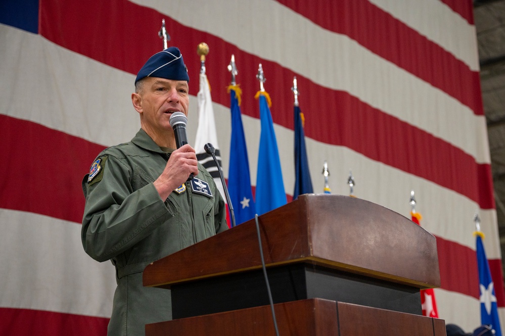 Iverson continues “legacy of excellence” as new 7th AF commander
