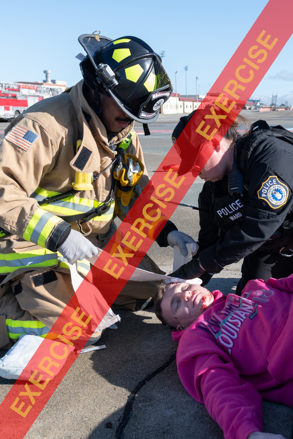 Airmen treat simulated wounded for exerecise