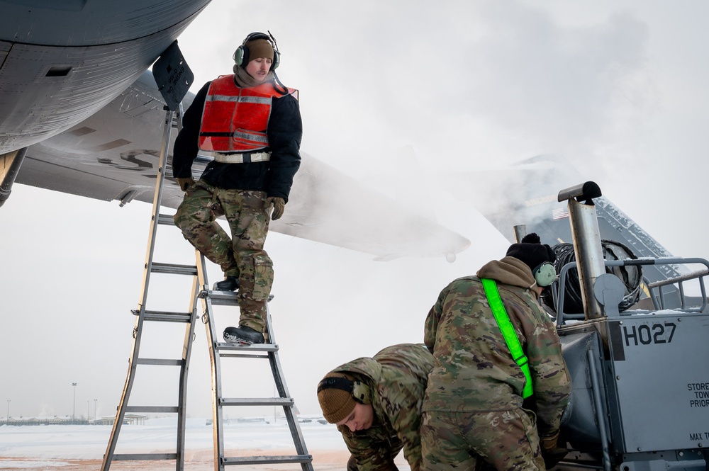 Army and Air Force leadership oversee a joint training exercise demonstrating capabilities critical to Arctic operations