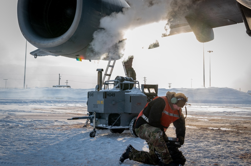 Army and Air Force leadership oversee a joint training exercise demonstrating capabilities critical to Arctic operations