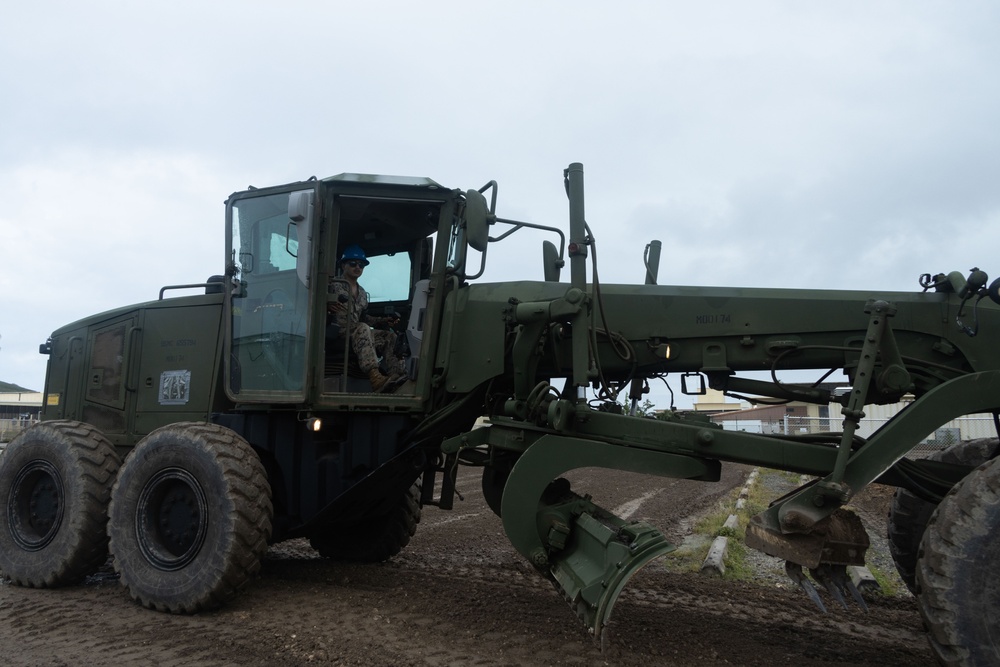 MWSS-174 repairs Hangar 101 parking lot