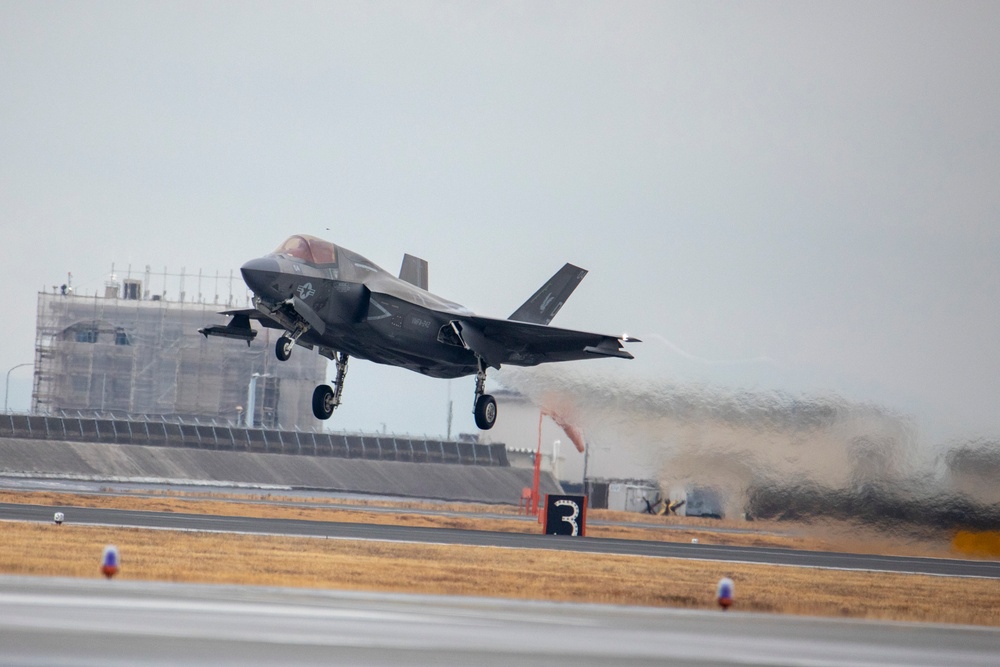 DVIDS - Images - MAG-12 F-35Bs conduct flight operations [Image 1 of 9]