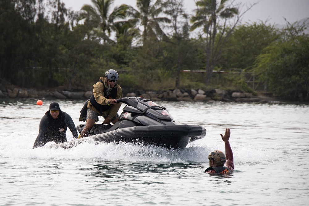 Waterman Wisdom: Instructors teach Special Forces Essential MRV Skill Sets at MCBH