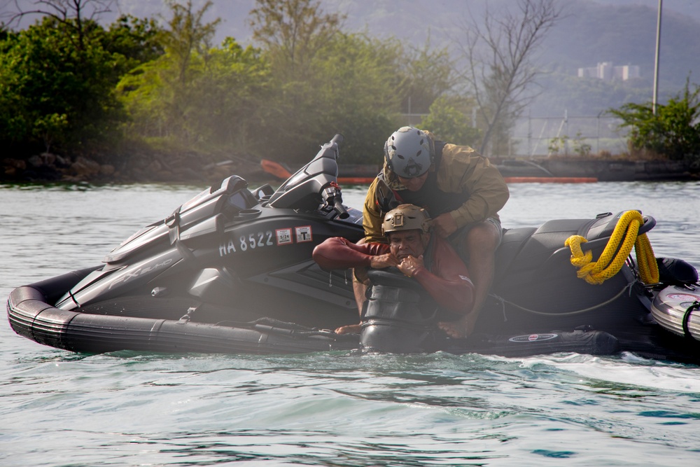 Waterman Wisdom: Instructors teach Special Forces Essential MRV Skill Sets at MCBH
